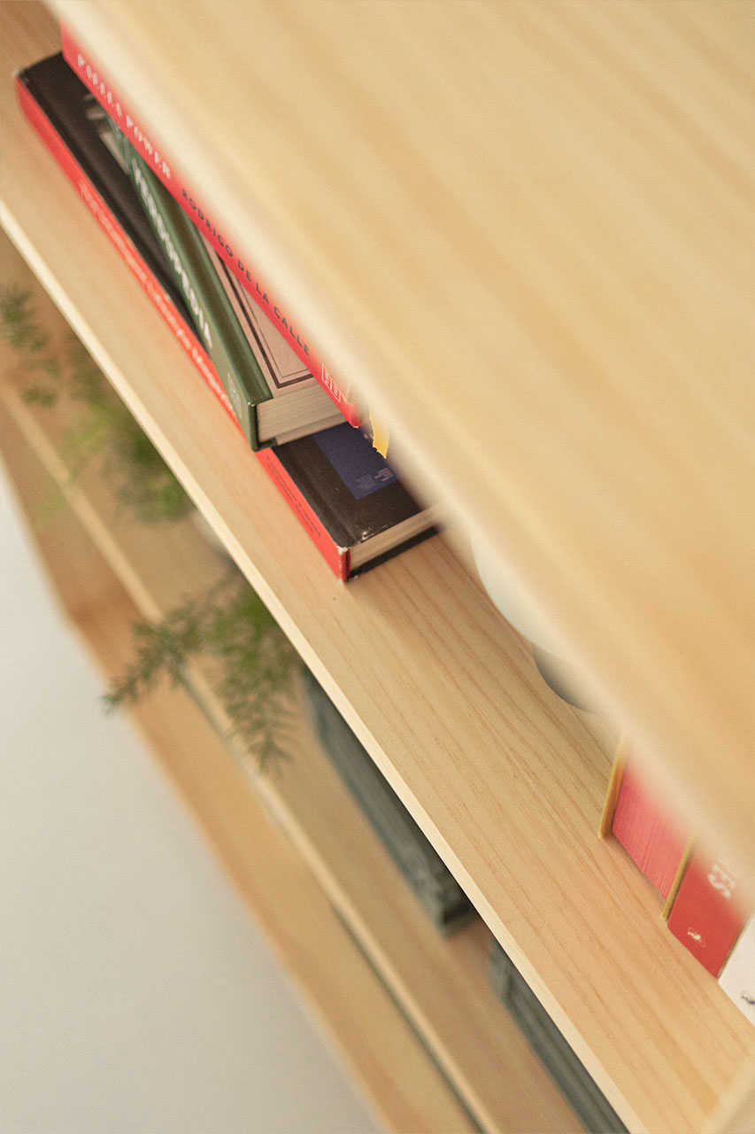 Imagen de ambiente 2 para:Aparador con librería de madera natural